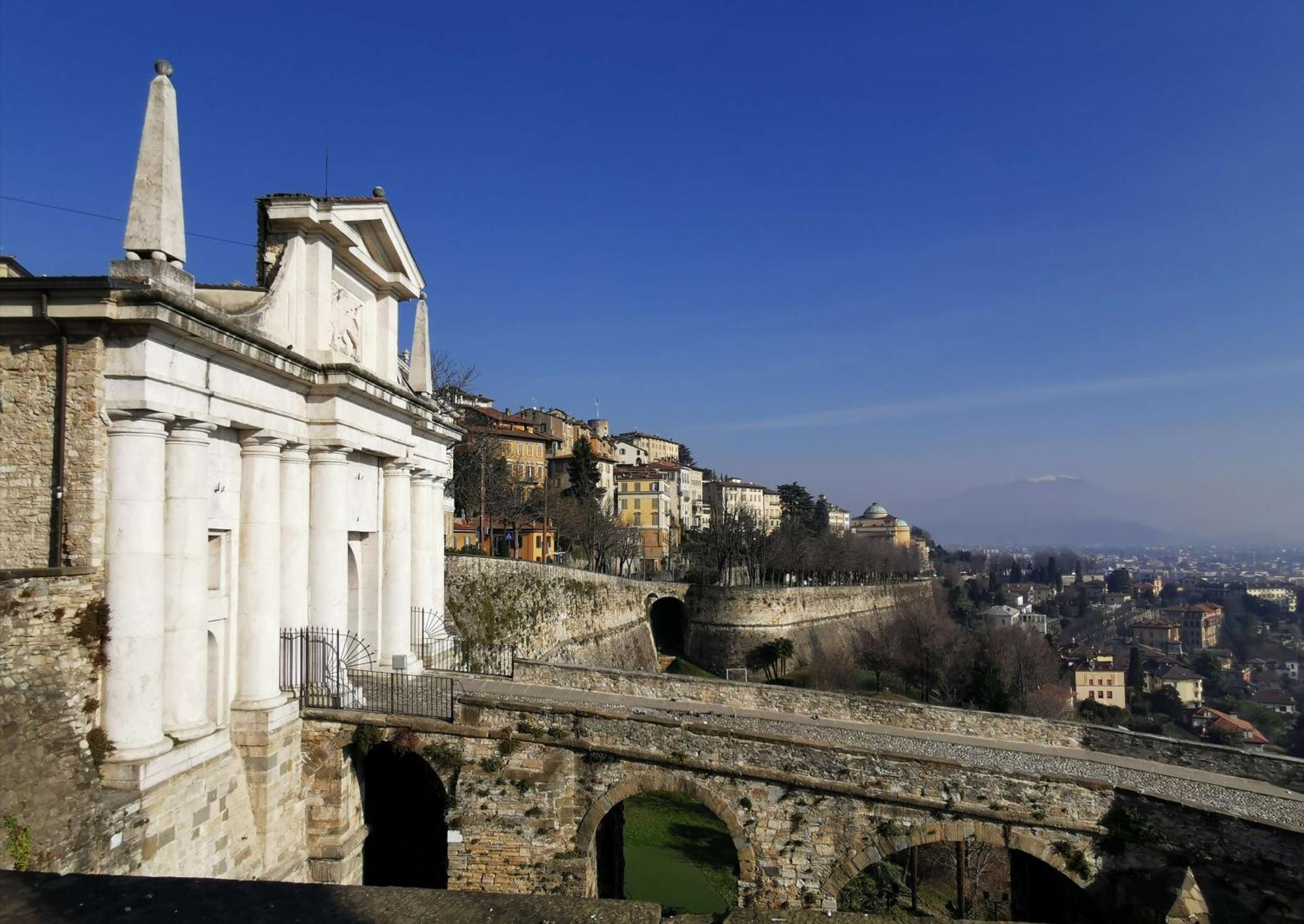 Casa Vacanze Margarita Bergamo Bagian luar foto